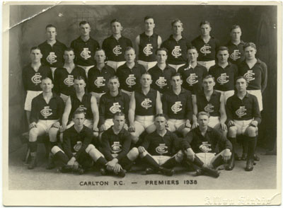 1938 Premiership Team.jpg